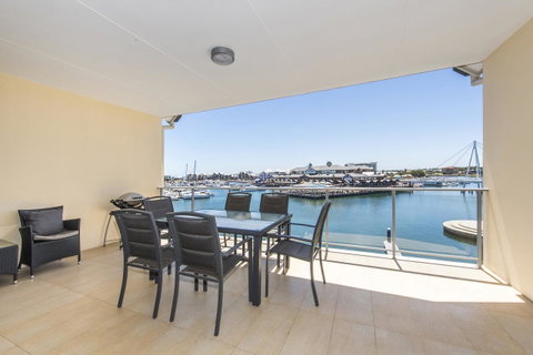 Dolphin Quay Apartments - Yamba Accommodation 17