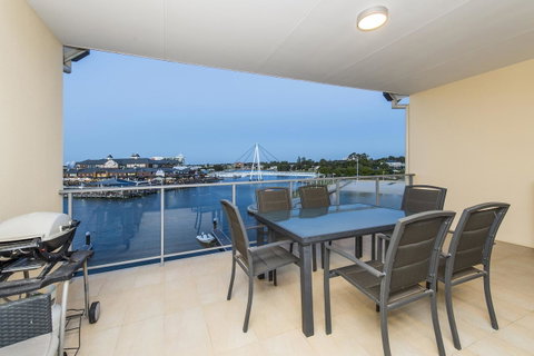 Dolphin Quay Apartments - Yamba Accommodation 23