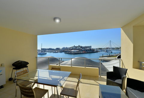 Dolphin Quay Apartments - Yamba Accommodation 8