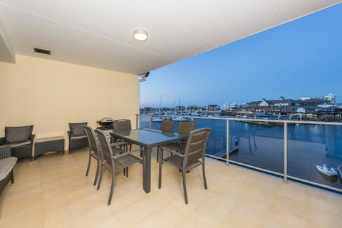 Dolphin Quay Apartments - Yamba Accommodation 21