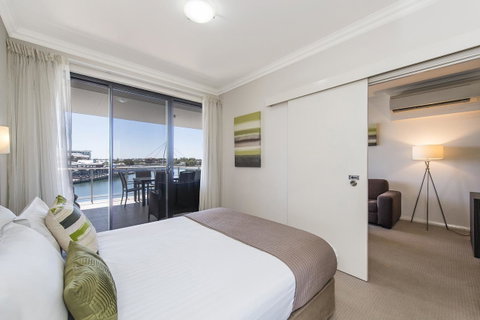 Dolphin Quay Apartments - Yamba Accommodation 28