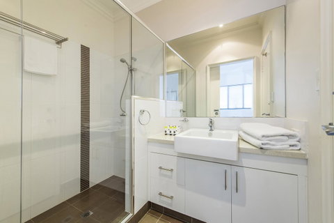 Dolphin Quay Apartments - Yamba Accommodation 40
