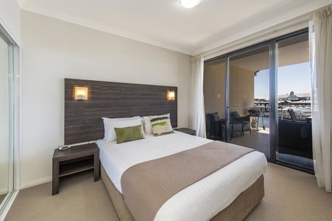 Dolphin Quay Apartments - Yamba Accommodation 30