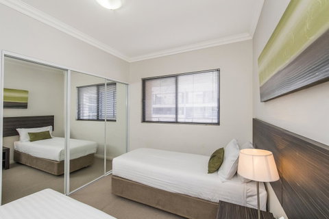 Dolphin Quay Apartments - Yamba Accommodation 41