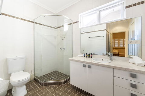 Inner Western Suburbs Retreat - Yamba Accommodation 25