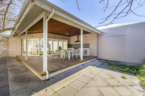 Inner Western Suburbs Retreat - Yamba Accommodation 1