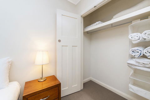 Inner Western Suburbs Retreat - Yamba Accommodation 36