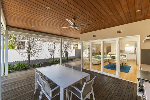 Inner Western Suburbs Retreat - Yamba Accommodation 14