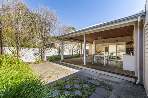 Inner Western Suburbs Retreat - Yamba Accommodation 0