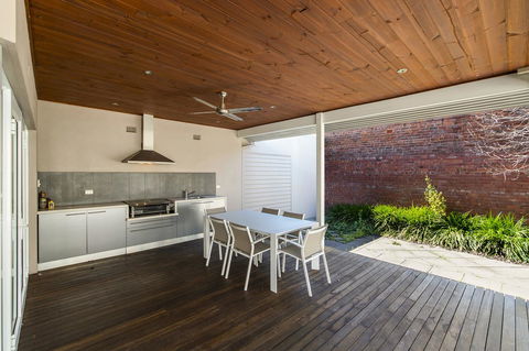 Inner Western Suburbs Retreat - Yamba Accommodation 13