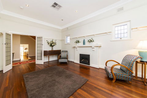 Inner Western Suburbs Retreat - Yamba Accommodation 22