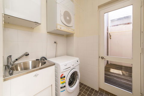 Inner Western Suburbs Retreat - Yamba Accommodation 17
