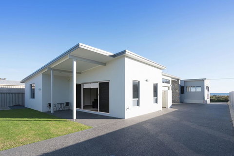 Busselton Beachside - A Slice Of Heaven - Yamba Accommodation 19