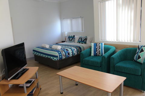 Mandurah Ocean Marina Chalets - Yamba Accommodation 9