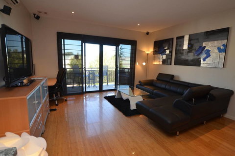 The Arcadia Apartment - Yamba Accommodation 3