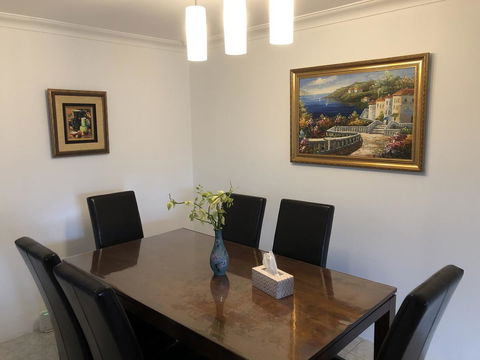 Charming Quiet Lodge-2 Minutes Walk To Shopping Complex - Yamba Accommodation 4