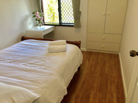 Charming Quiet Lodge-2 Minutes Walk To Shopping Complex - Yamba Accommodation 20