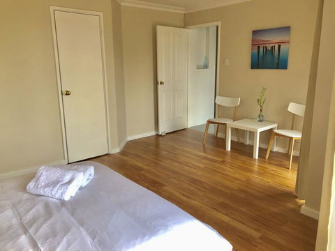 Charming Quiet Lodge-2 Minutes Walk To Shopping Complex - Yamba Accommodation 1