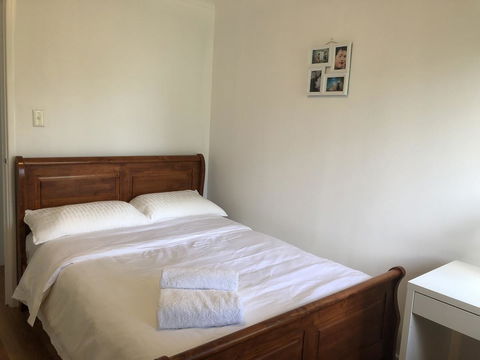 Charming Quiet Lodge-2 Minutes Walk To Shopping Complex - Yamba Accommodation 19