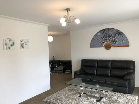 Charming Quiet Lodge-2 Minutes Walk To Shopping Complex - Yamba Accommodation 6