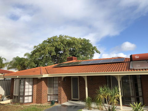 Charming Quiet Lodge-2 Minutes Walk To Shopping Complex - Yamba Accommodation 23
