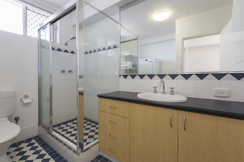 Cottesloe Marine Apartment - Executive Escapes - Yamba Accommodation 19