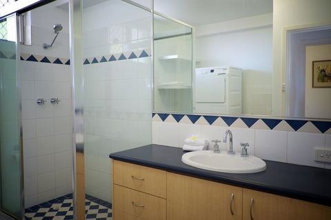 Cottesloe Marine Apartment - Executive Escapes - Yamba Accommodation 21