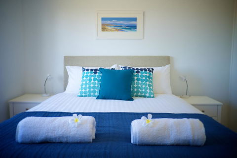 Cottesloe Marine Apartment - Executive Escapes - Yamba Accommodation 14