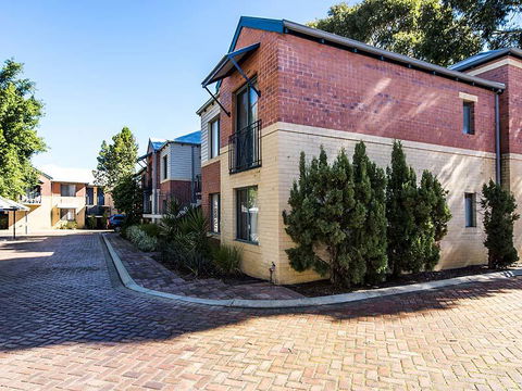 Subiaco Village 28 - Yamba Accommodation 24