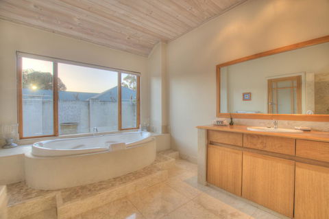 Moana Spa Villas - Prime Yallingup Location - Yamba Accommodation 17