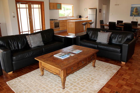 Moana Spa Villas - Prime Yallingup Location - Yamba Accommodation 7