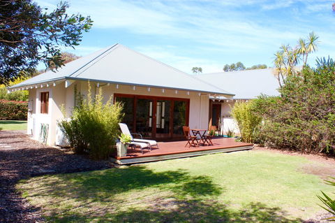 Moana Spa Villas - Prime Yallingup Location - Yamba Accommodation 0
