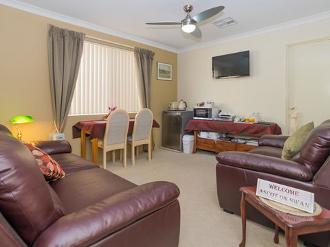 Ascot On Swan Bed & Breakfast - Yamba Accommodation 4
