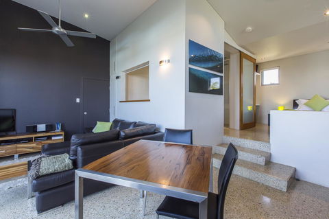 Aquatic Visions - Yamba Accommodation 11
