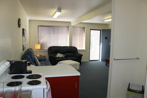 Old Pier Apartments - Yamba Accommodation 6