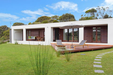 Tamar Solar Home - Yamba Accommodation 13