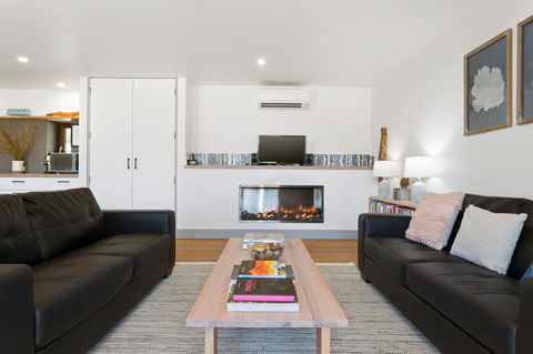 Tamar Solar Home - Yamba Accommodation 8