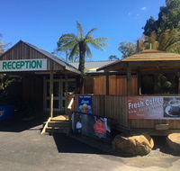 Tullah Lakeside Lodge - Yamba Accommodation