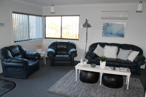 Bircoo Cottage Beach And Golf Getaway - Yamba Accommodation 7