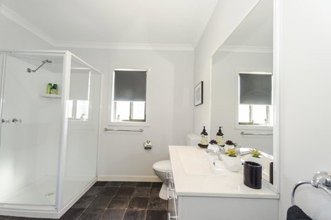 Bircoo Cottage Beach And Golf Getaway - Yamba Accommodation 9