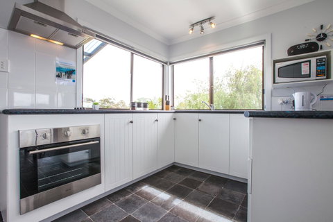 Bircoo Cottage Beach And Golf Getaway - Yamba Accommodation 3