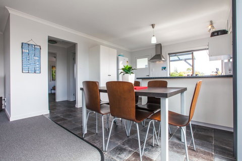Bircoo Cottage Beach And Golf Getaway - Yamba Accommodation 5