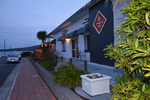 Smugglers Rest Apartments Dover - Yamba Accommodation 1