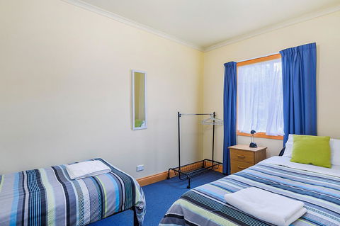 Smugglers Rest Apartments Dover - Yamba Accommodation 17
