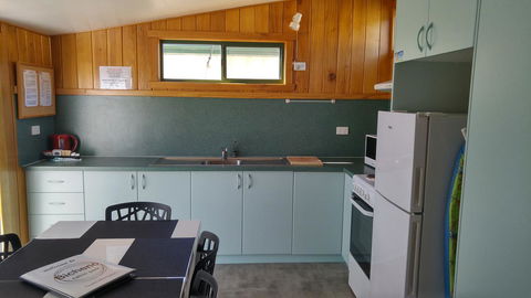 Bicheno Cabin Park - Yamba Accommodation 23