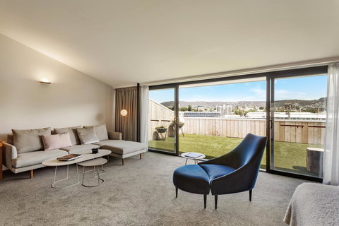 MACq 01 Hotel - Yamba Accommodation 24