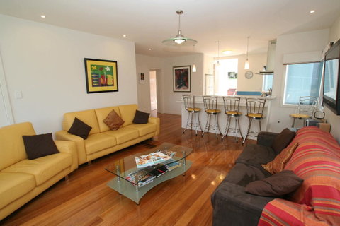 Bridport Holiday Rental - Yamba Accommodation 10
