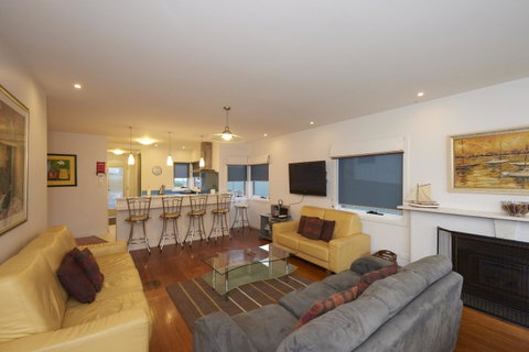 Bridport Holiday Rental - Yamba Accommodation 2