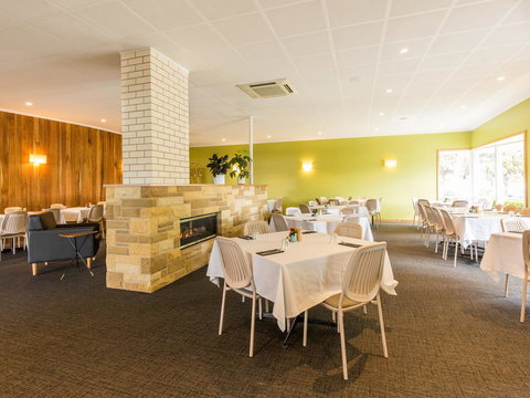 Riverfront Motel & Villas - Yamba Accommodation 24