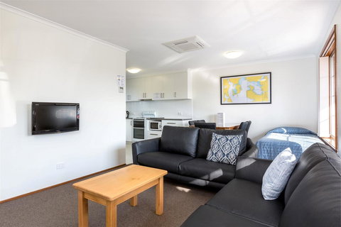 Riverfront Motel & Villas - Yamba Accommodation 17